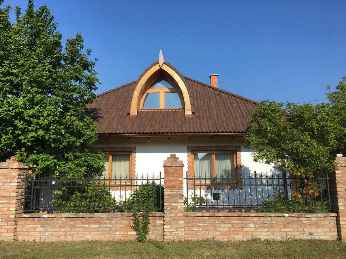 Villa Maximilian Balatonkeresztúr Extérieur photo